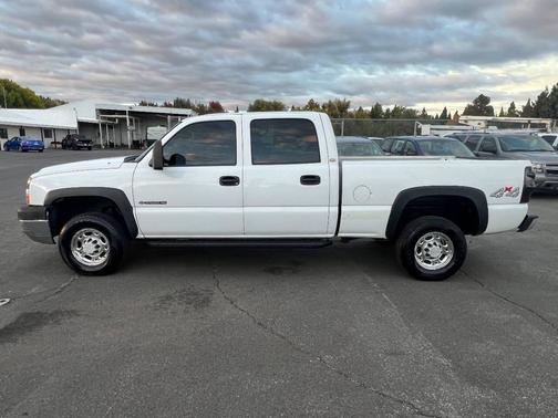 2005 Chevrolet Silverado 2500 LS H/D Crew Cab
