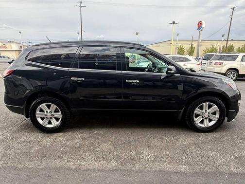 Black Granite Metallic 2013 Chevrolet Traverse 2LT