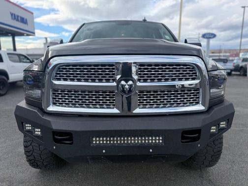 Granite Crystal Metallic Clearcoat 2017 RAM 3500 Laramie Crew Cab 4x4 8' Box