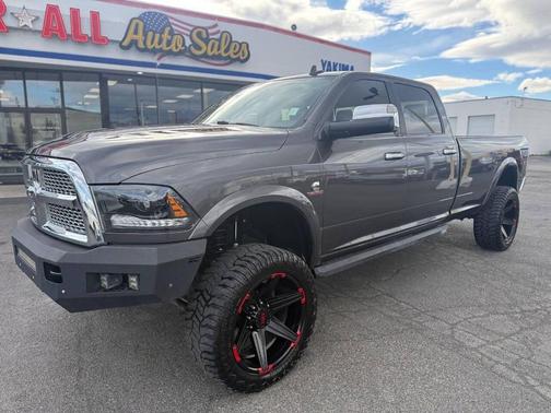 Granite Crystal Metallic Clearcoat 2017 RAM 3500 Laramie Crew Cab 4x4 8' Box