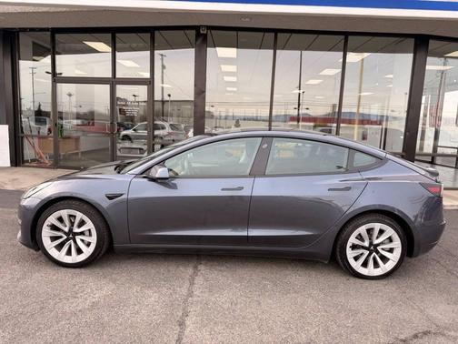 2022 Tesla Model 3 Standard Range