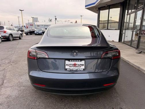 2022 Tesla Model 3 Standard Range