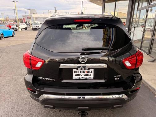 2018 Nissan Pathfinder SL