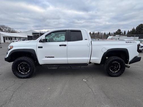 2018 Toyota Tundra SR5