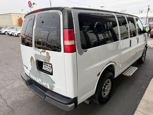 2009 Chevrolet Express 3500 Base