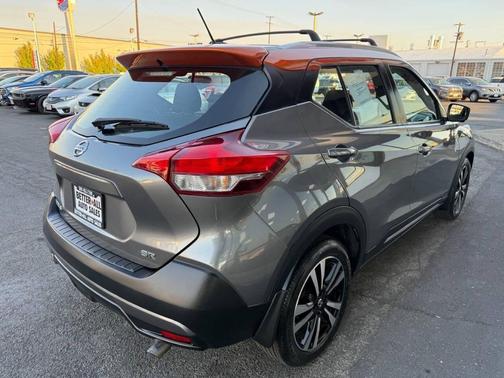 2018 Nissan Kicks SR