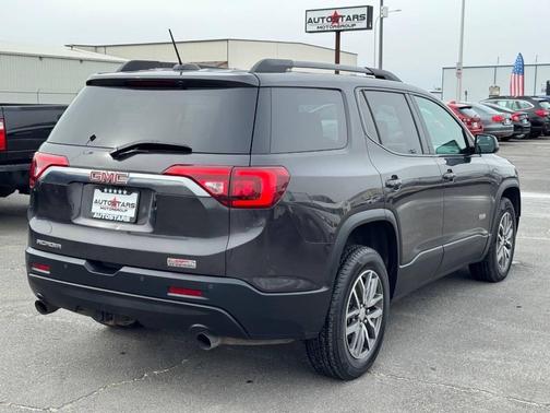 2017 GMC Acadia SLE-2