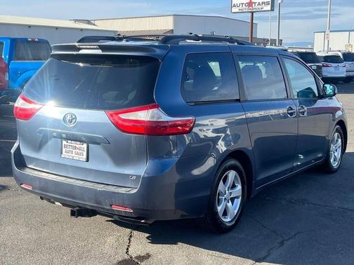 2015 Toyota Sienna LE