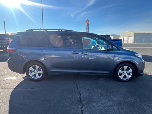 2015 Toyota Sienna LE