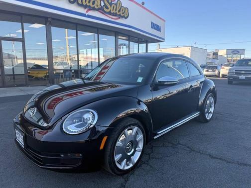 2013 Volkswagen Beetle 2.5L Fender Edition