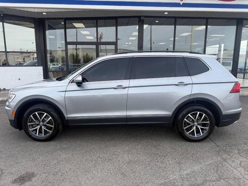 Platinum Gray Metallic 2021 Volkswagen Tiguan 2.0T SE 4MOTION