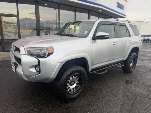 Classic Silver Metallic 2015 Toyota 4Runner SR5 Premium