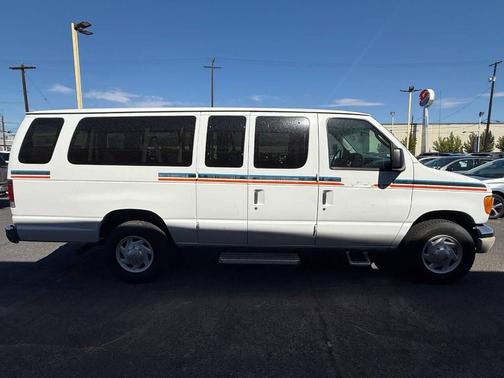 2003 Ford E350 Super Duty XL Wagon