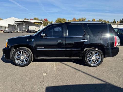 2013 Cadillac Escalade Platinum Edition