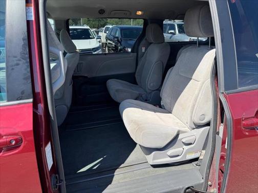 2017 Toyota Sienna LE