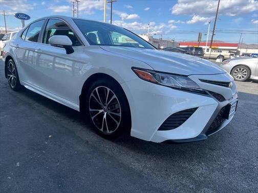 2020 Toyota Camry SE