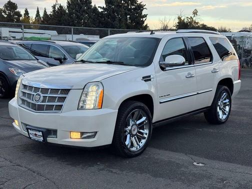2013 Cadillac Escalade Platinum Edition