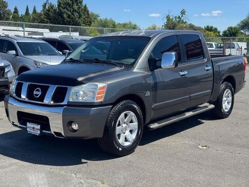Smoke 2004 Nissan Titan XE Crew Cab