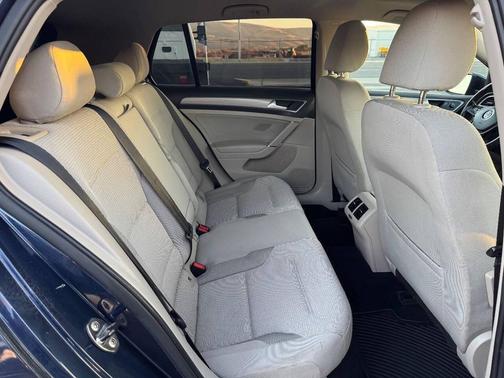 2016 Volkswagen Golf TSI S 4-Door