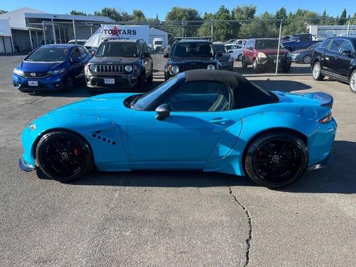 2016 Mazda MX-5 Miata Club