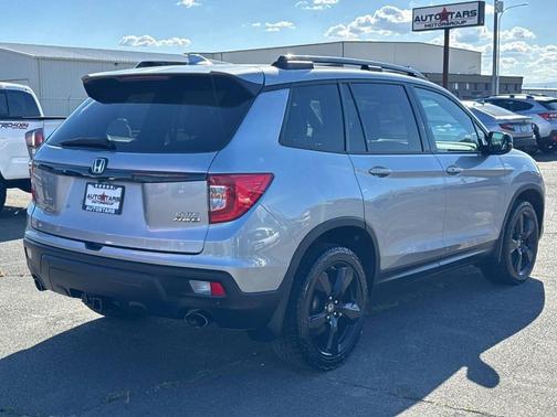 Lunar Silver Metallic 2020 Honda Passport AWD Elite