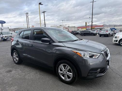 2020 Nissan Kicks S