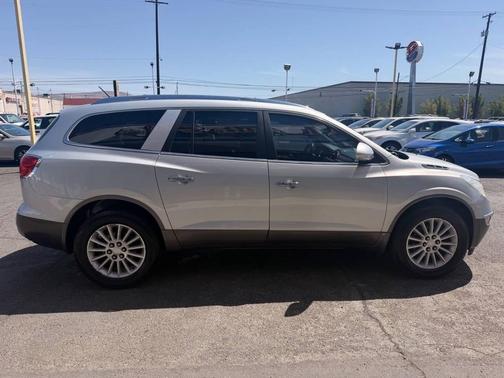 Quicksilver Metallic 2010 Buick Enclave 1XL