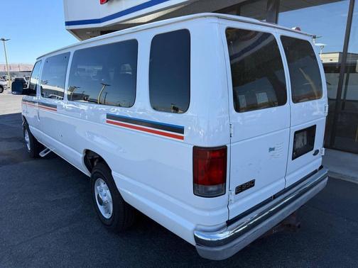 2003 Ford E350 Super Duty XL Wagon