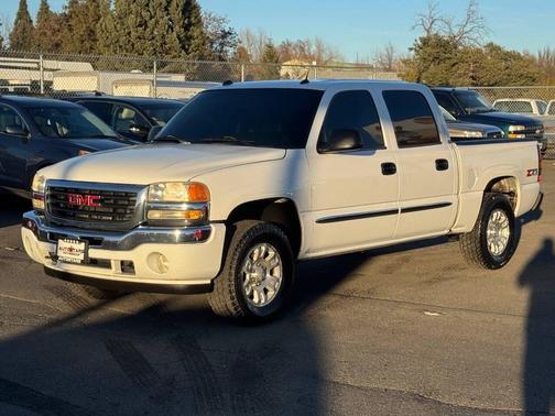 2005 GMC Sierra 1500 SLT Crew Cab