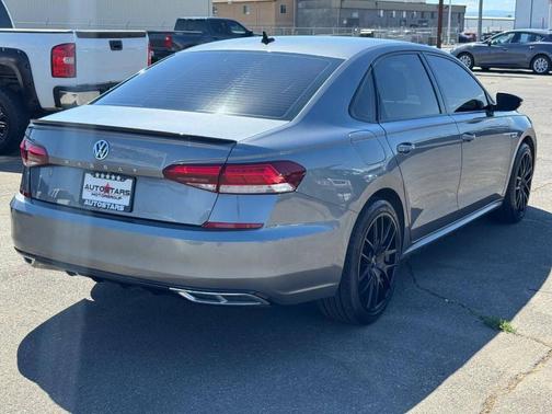 2022 Volkswagen Passat 2.0T R-Line