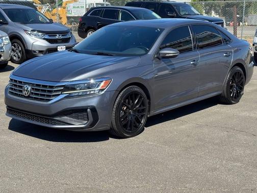 2022 Volkswagen Passat 2.0T R-Line