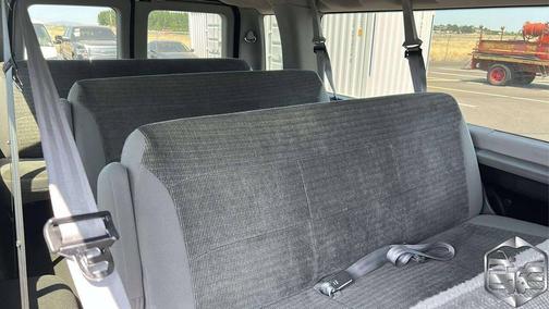 2003 Ford E350 Super Duty XL Wagon