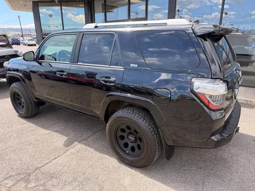 Midnight Black Metallic 2017 Toyota 4Runner SR5 Premium
