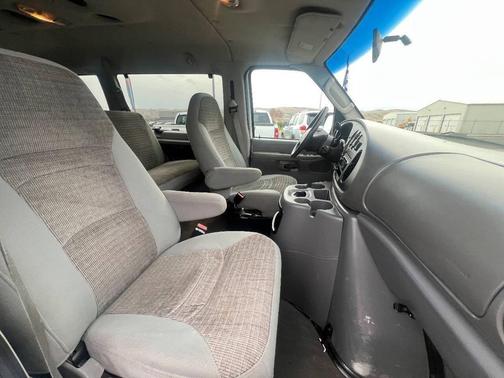 2003 Ford E350 Super Duty XL Wagon
