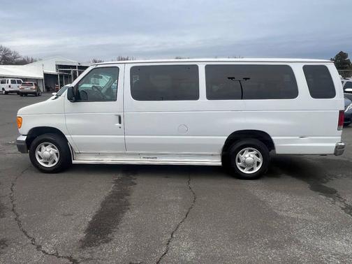 2003 Ford E350 Super Duty XL Wagon