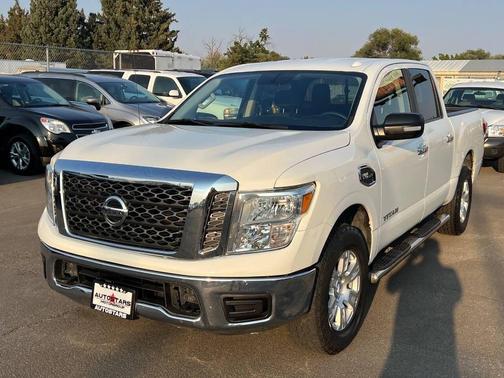 2017 Nissan Titan SV