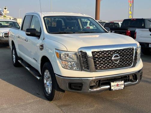 2017 Nissan Titan SV