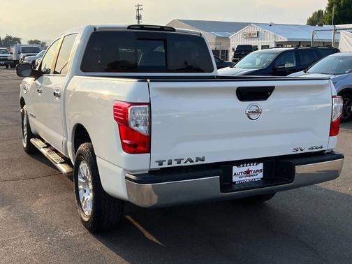 2017 Nissan Titan SV