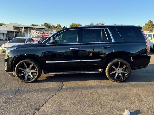 2017 Cadillac Escalade Luxury