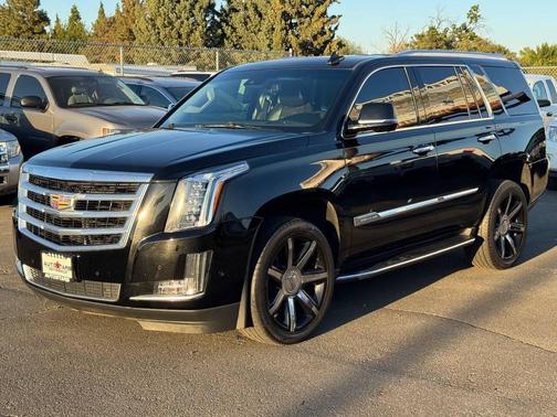 2017 Cadillac Escalade Luxury