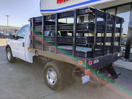 2007 Ford F-250 4X2 2dr Regular Cab 137 in. WB