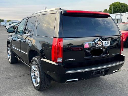 2014 Cadillac Escalade Platinum Edition