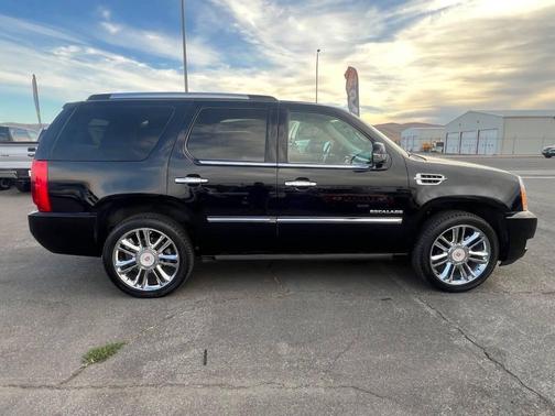 2014 Cadillac Escalade Platinum Edition