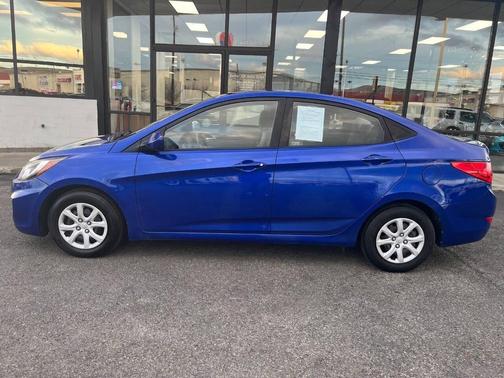 2012 Hyundai Accent SE