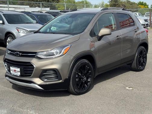 Stone Gray Metallic 2021 Chevrolet Trax LT
