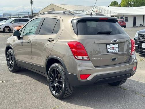 Stone Gray Metallic 2021 Chevrolet Trax LT