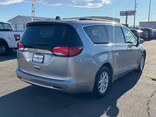 2021 Chrysler Voyager LXI