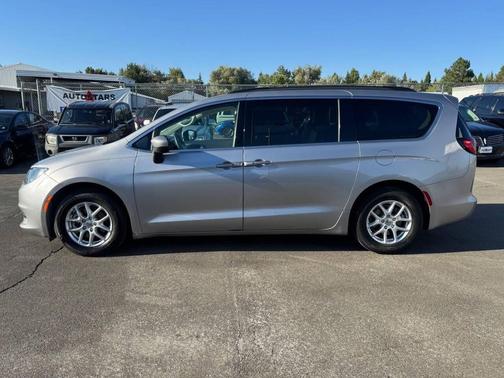 2021 Chrysler Voyager LXI