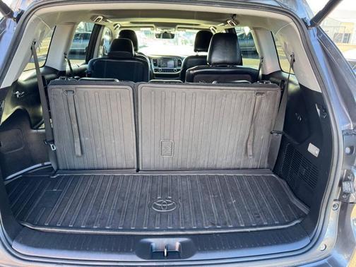 Predawn Gray Mica 2017 Toyota Highlander XLE