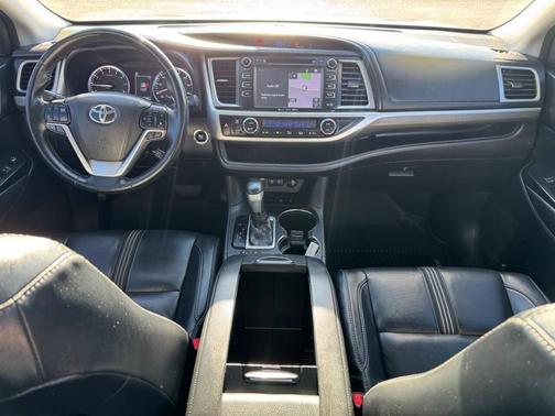 Predawn Gray Mica 2017 Toyota Highlander XLE